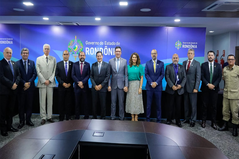 Presidente Laerte Gomes participa da recepção ao presidente da República em exercício, general Hamilton Mourão