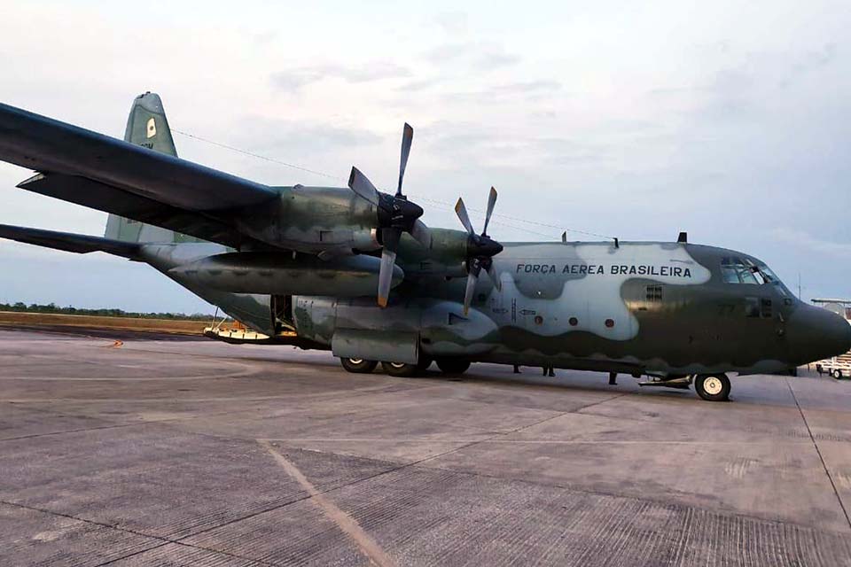 Aviões da FAB levam geradores para o Amapá