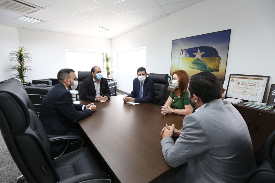 Laerte Gomes se reúne com cúpula da OAB para discutir projeto encaminhado pelo Tribunal de Justiça