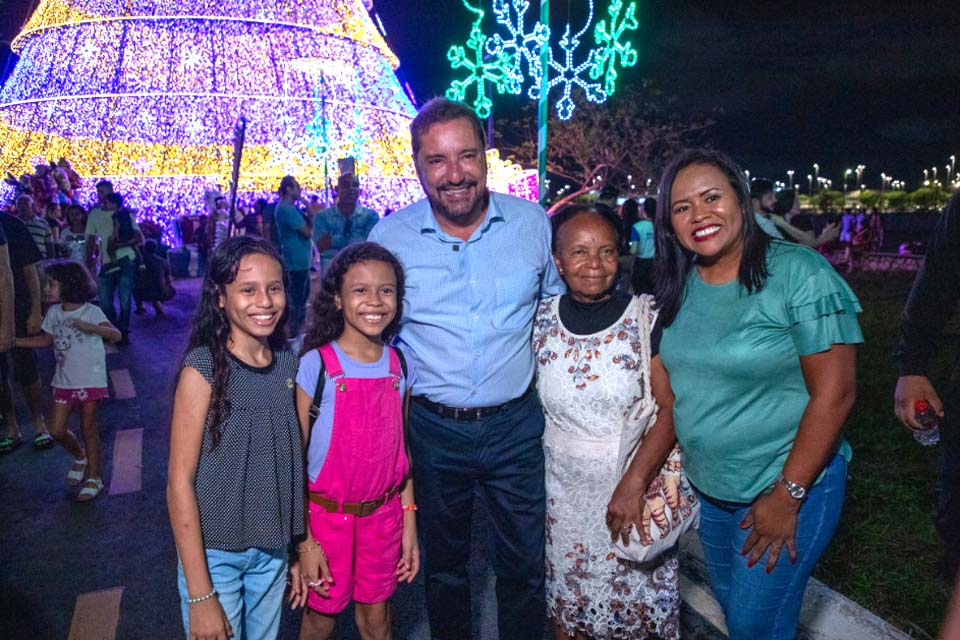 Prefeito Hildon Chaves comanda abertura oficial das festividades natalinas 2023; Parque da Cidade recebeu o Papai Noel 