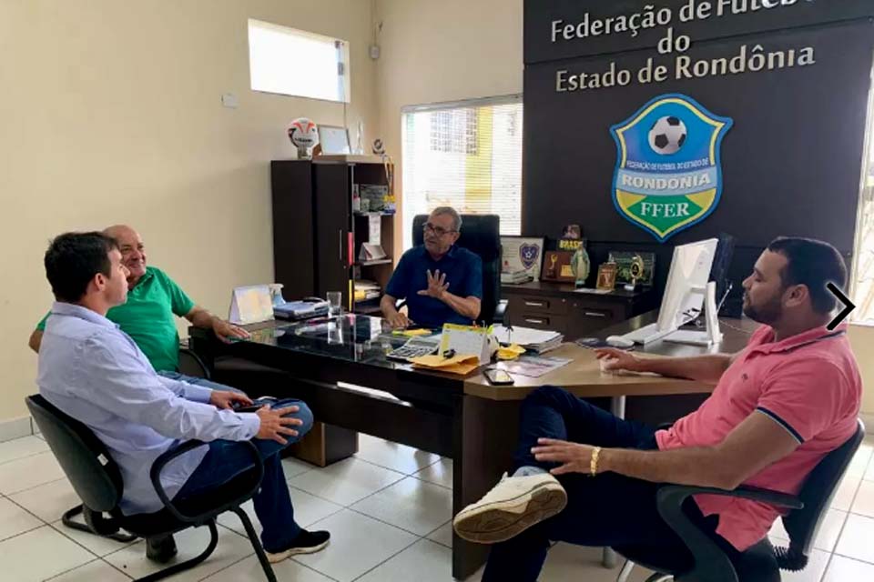 Presidente da Liga Desportiva de Colorado e Vereadores visitam FFER