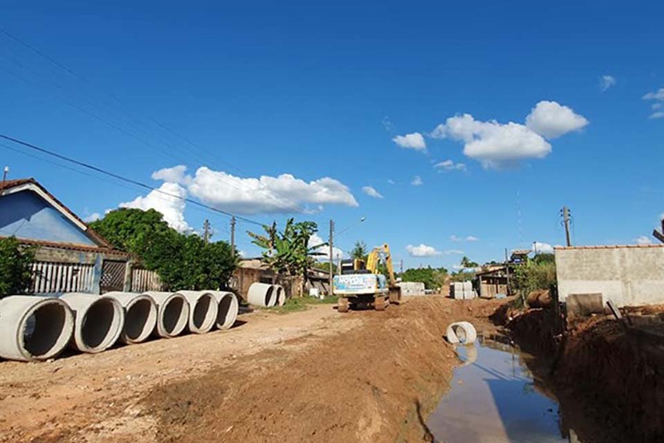 Prefeitura inicia serviços de drenagem em trecho da rua Daniel da Rocha e resolverá problema com mais de 30 anos