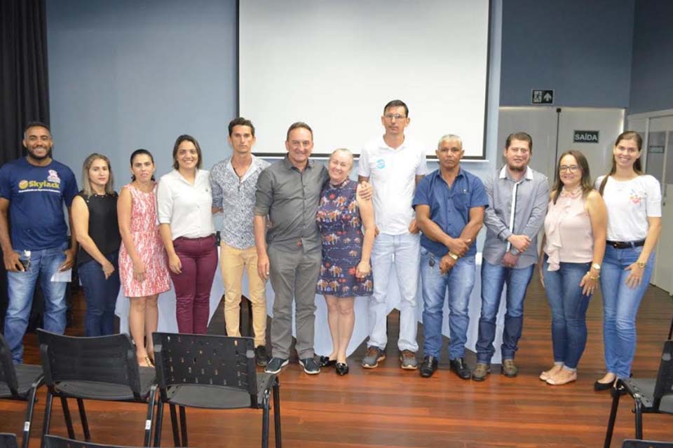 Prefeito Luizão do Trento da posse aos novos membros do Conselho Municipal de Assistência Social