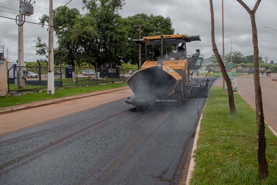 Em Porto Velho, Avenida Prefeito Chiquilito Erse recebe obras de recapeamento