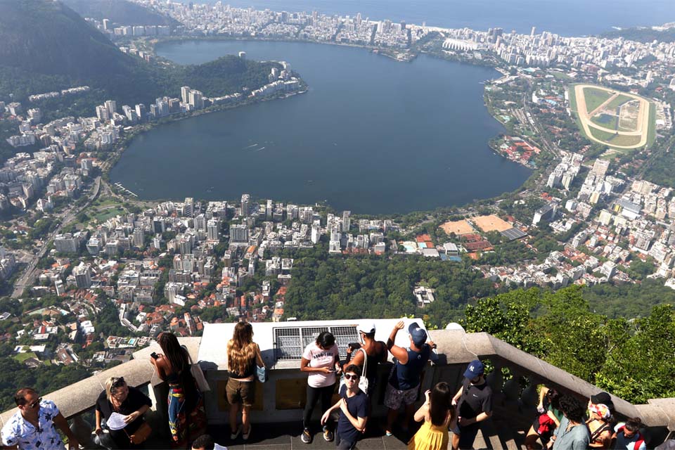 Governos federal e do Rio vão investigar lavagem de dinheiro do crime