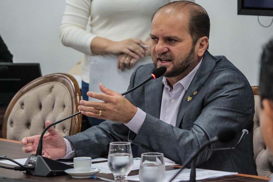 Deputado Cirone Deiró propõe Programa 