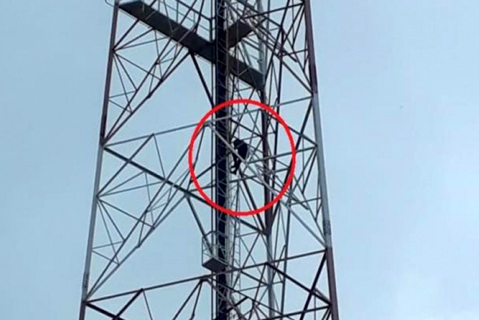 Mulher tenta suicídio subindo em torre telefônica em São Francisco do Guaporé