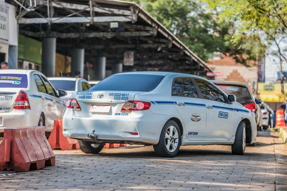 Portaria amplia tempo de vida útil dos carros para o serviço de táxi em Porto Velho