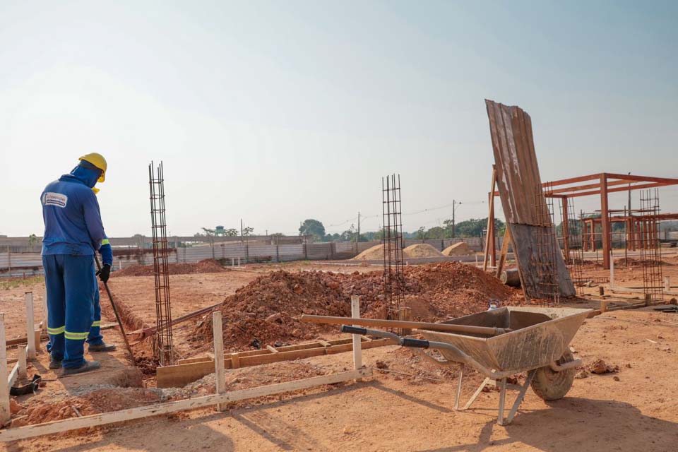 Construção da praça do Flamboyant vai beneficiar comunidade do bairro Cascalheira