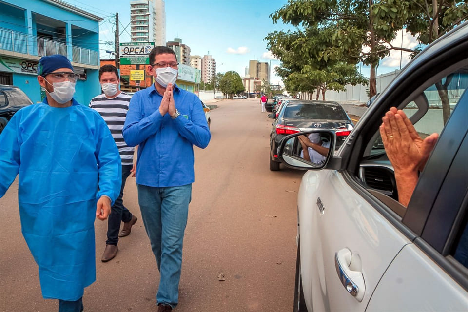 Governo diz que Rondônia está na ‘‘vanguarda nacional’’ no controle do Coronavírus, mas região inteira colapsou com hospitais sem médicos e vagas de UTI