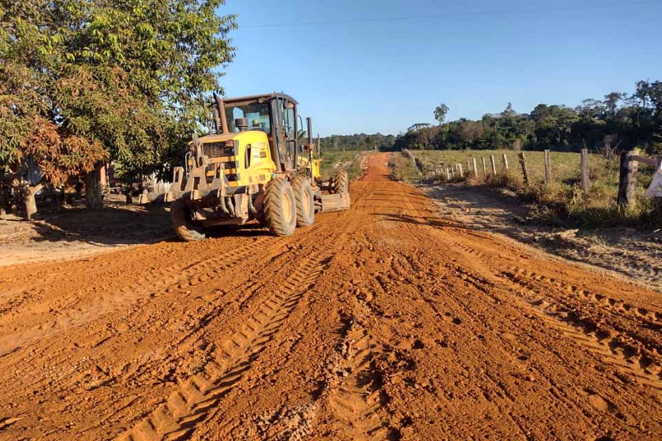 Prefeito Toninho Cerejeiras honra compromisso com a população e entrega obras de recuperação do Travessão da 35/40