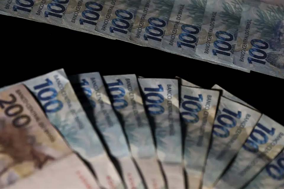 Setor público teve déficit de  quase R$ 250 bilhões no ano passado