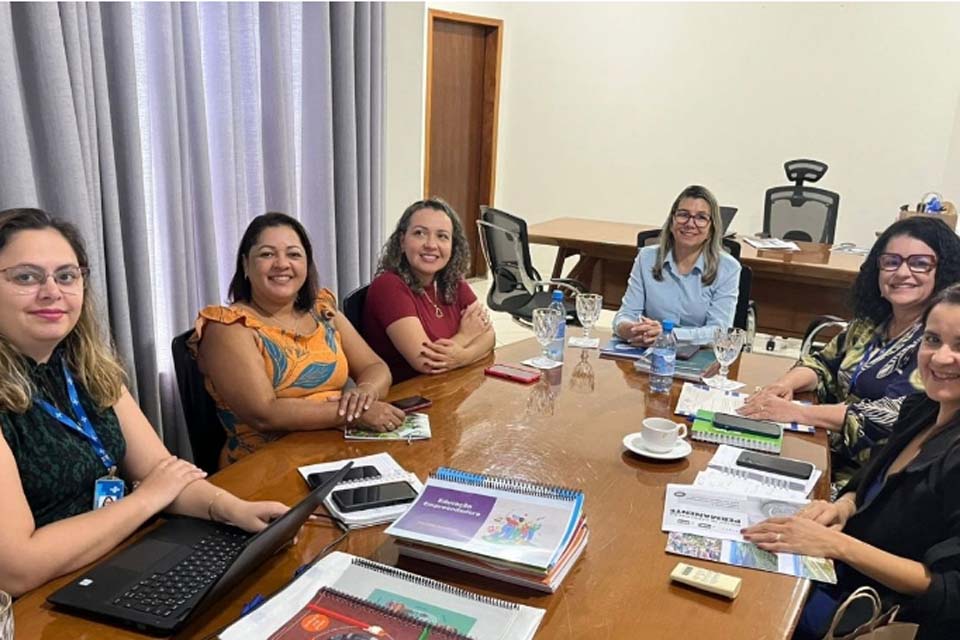 Prefeitura de Pimenta Bueno recebe equipe do Sebrae-RO para tratar de atividades e parcerias para 2025