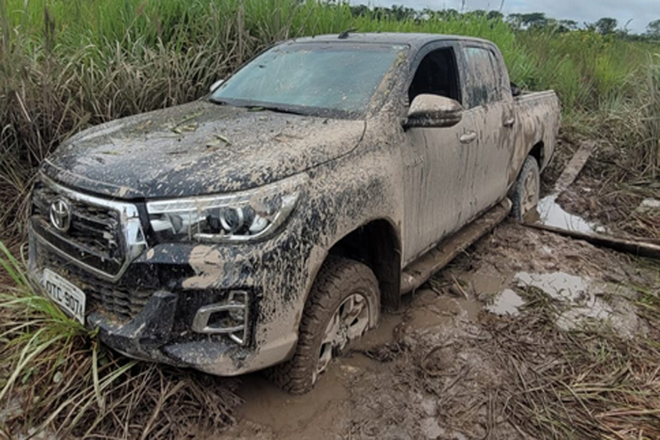 Amigos são amarrados e sequestrados a caminho de pescaria em Ariquemes