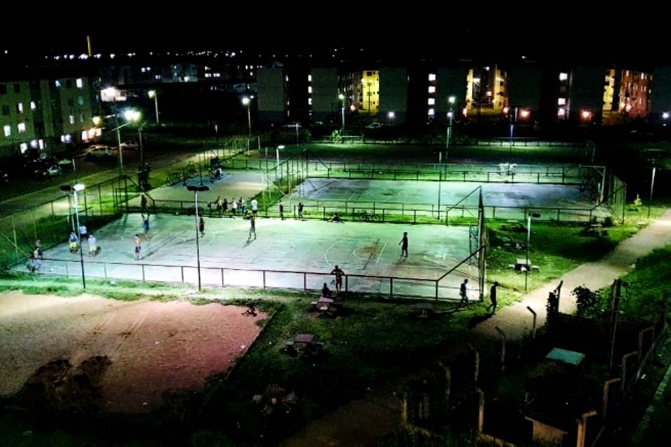 Prefeitura reativa iluminação em complexo esportivo do Condomínio Morar Melhor