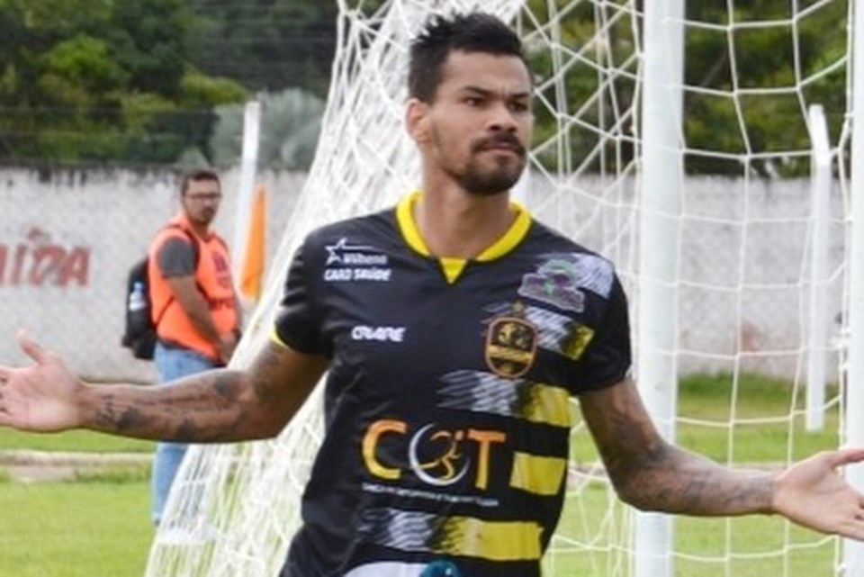 Ex-Vilhenense, Ariel é anunciado pelo Boa Esporte