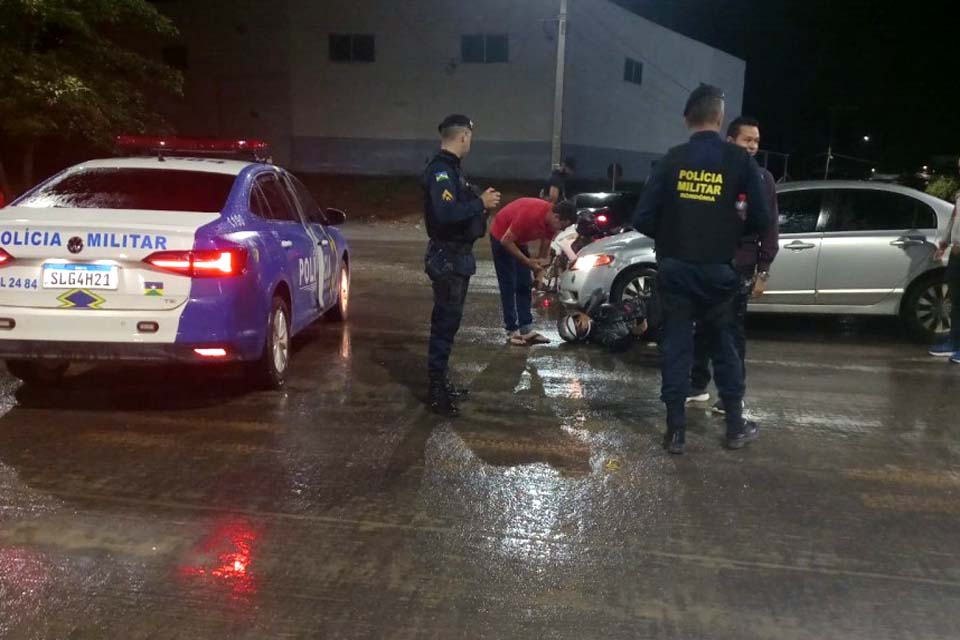  Mulher fica ferida após colisão entre carro e moto na BR-364