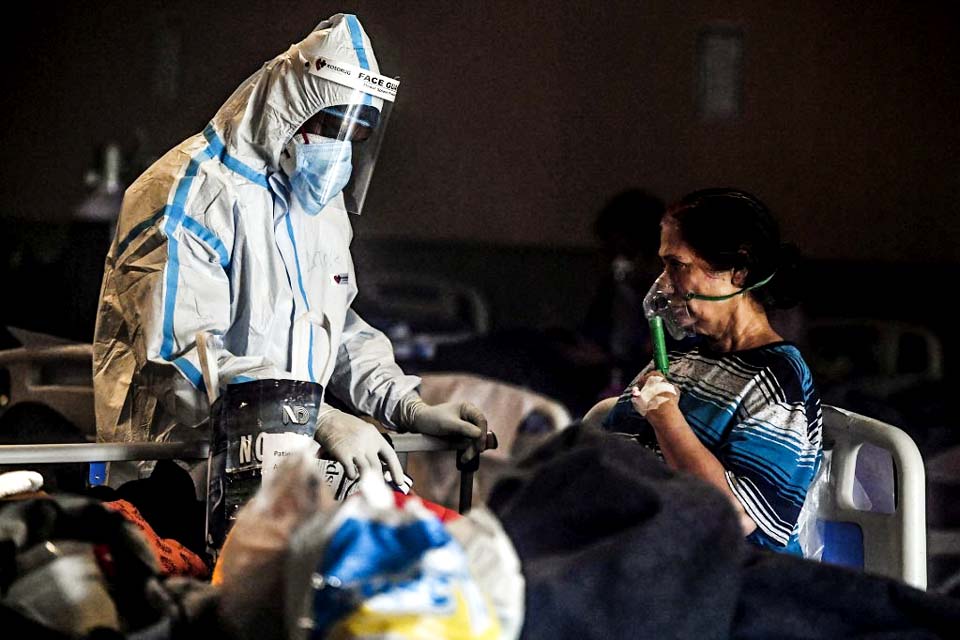 Nova Delhi e Mumbai iniciam desconfinamento após queda de infecções