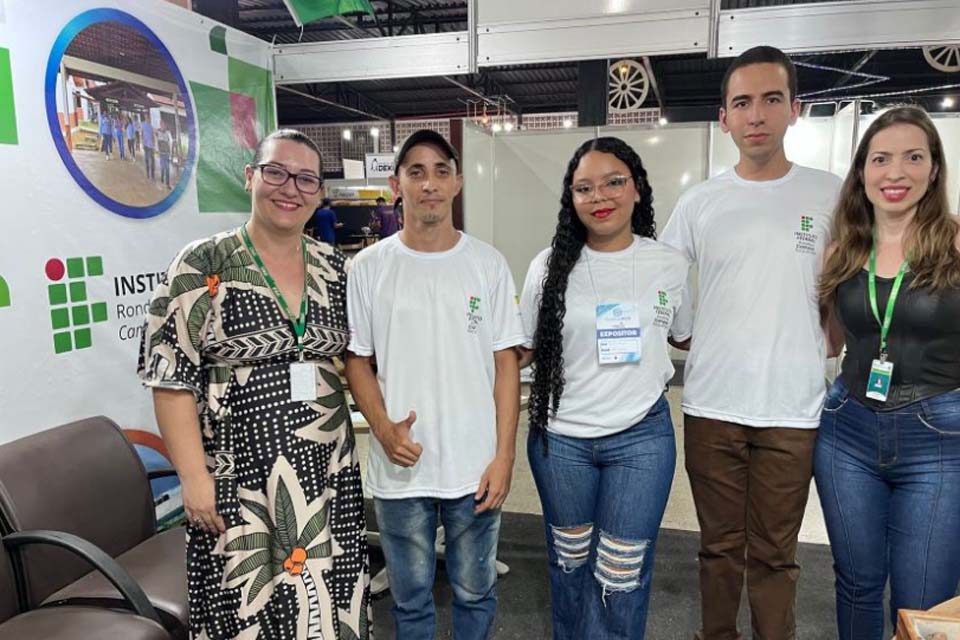 Licenciandos de Ciências Biológicas do Campus Ariquemes desenvolveram ações com adultos e crianças na 39ª Expoari