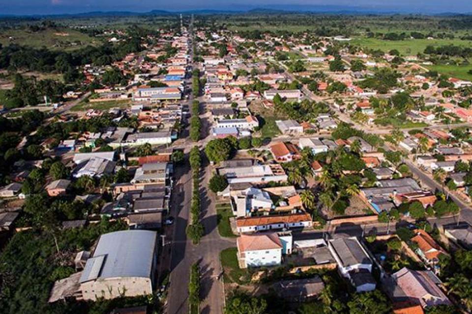 Distrito com número de eleitores superior a 9 município, baixa de 5 para 1 representante no Legislativo