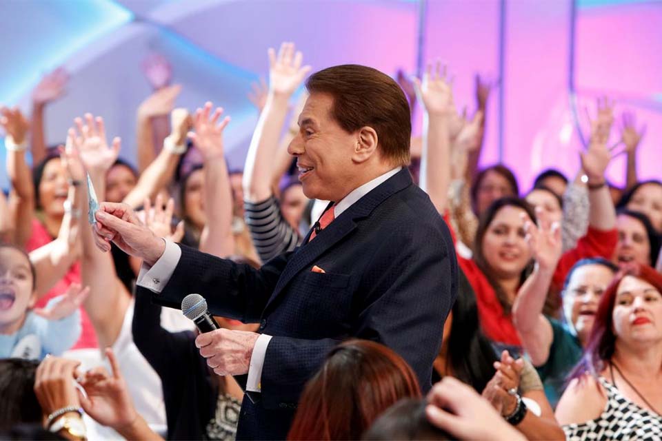 Silvio Santos testa positivo para covid-19 e é hospitalizado