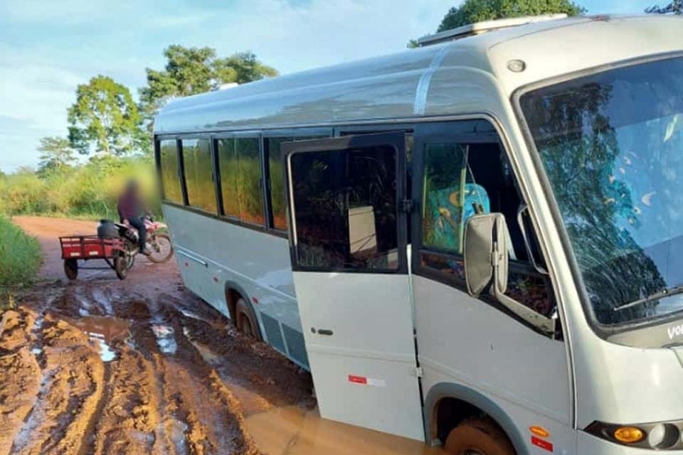 Moradores sofrem com situação das estradas rurais em Governador Jorge Teixeira