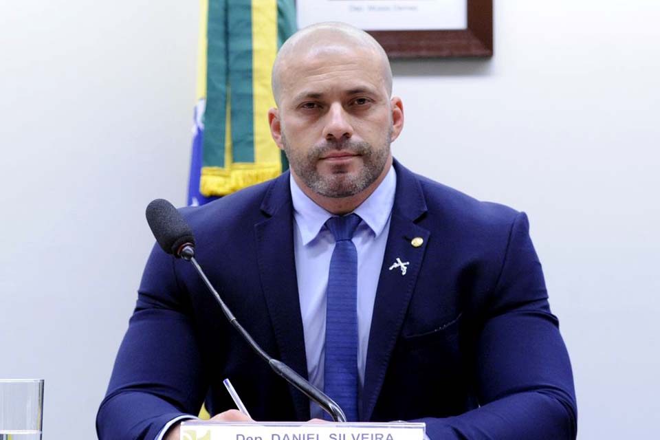 Conselho de Ética da Câmara aprova suspensão de Daniel Silveira