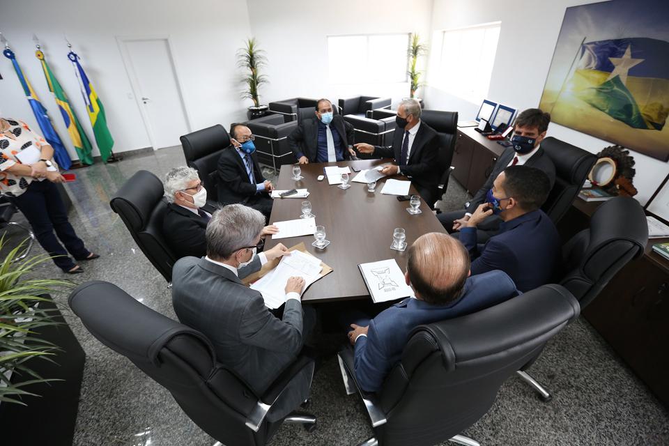 Presidente do Tribunal de Justiça de Rondônia e corregedor-geral visitam a Assembleia Legislativa