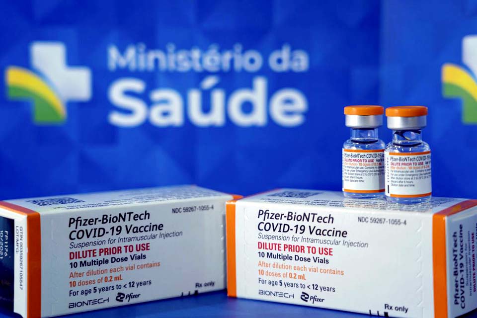 Ministério recebe 7,7 milhões de doses de Pfizer entre hoje e amanhã 