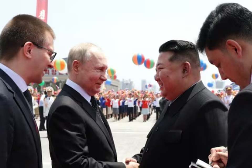 Kim Jong-un promete apoio total e solidariedade à Rússia na guerra contra a Ucrânia