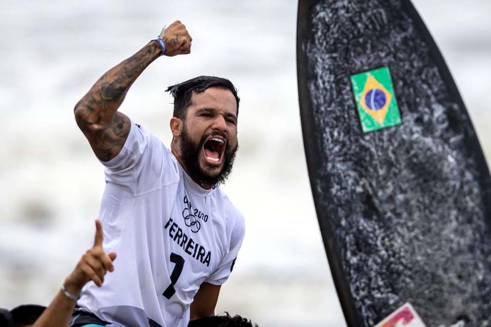 Ítalo Ferreira é ouro em Tóquio e 1º campeão olímpico no surfe