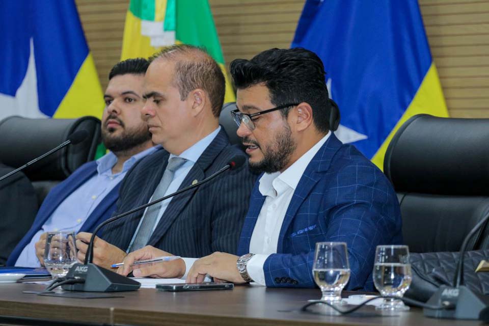 Assembleia de Rondônia realiza audiência pública sobre a hidrovia do Rio Madeira