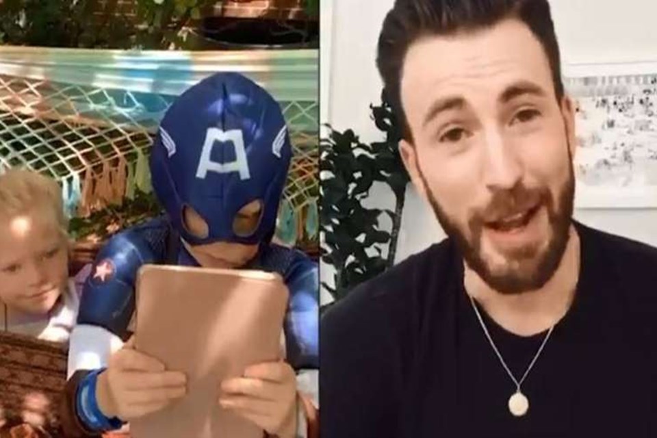 Chris Evans vai enviar escudo do Capitão América para garoto que salvou irmã de ataque de cachorro