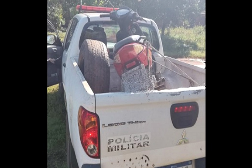 Polícia Militar  encontra motoneta furtada em casa abandonada 