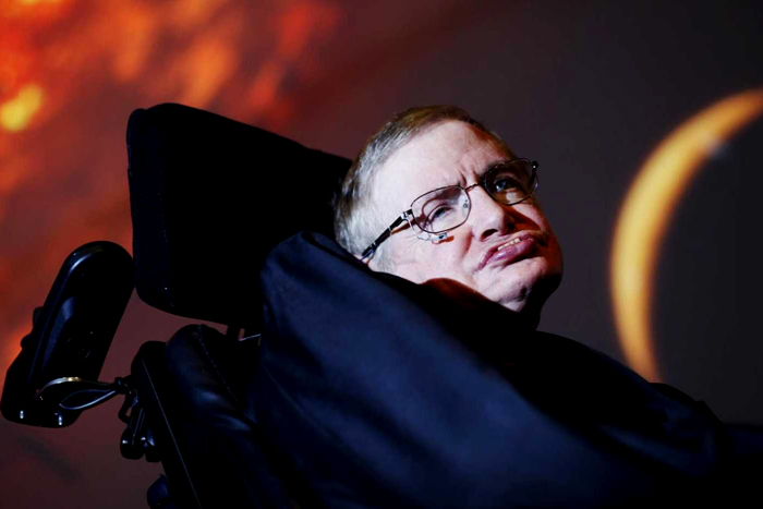 Leilão de objetos de Stephen Hawking rende R$ 8,8 milhões