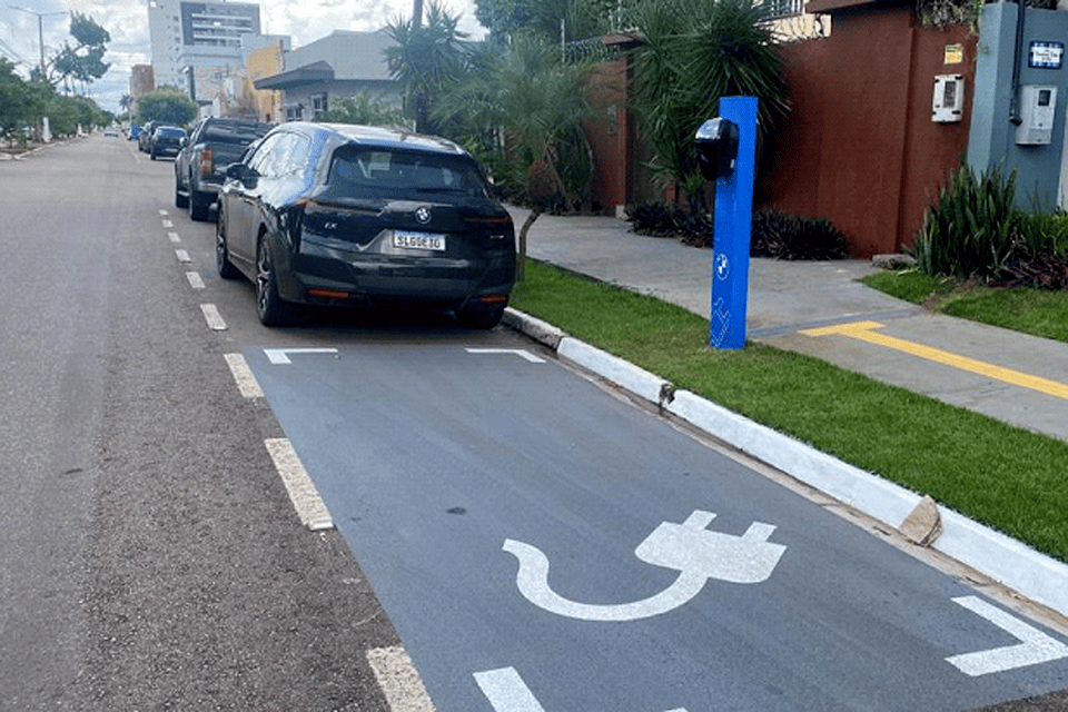 Prefeitura de Porto Velho implanta primeira estação de recarga para veículos elétricos