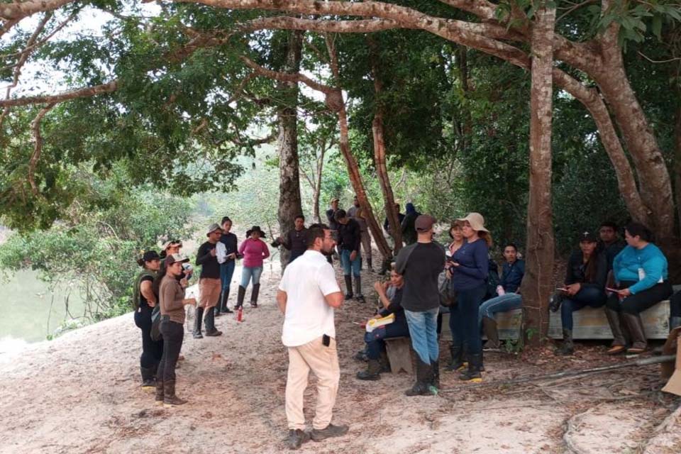 Acadêmicos do Campus Guajará-Mirim participam de aulas de campo