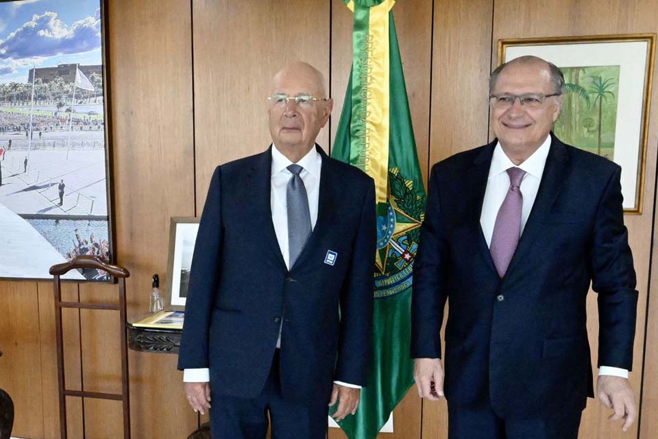 Alckmin discute bioeconomia com presidente do Fórum Econômico Mundial