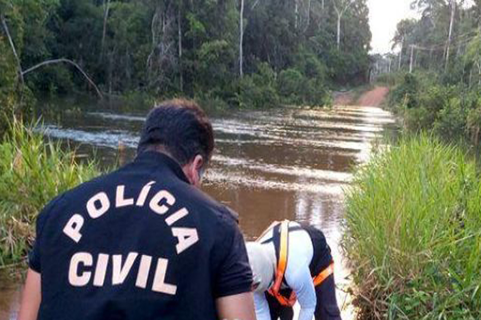 Jovem morre após caminhonete cair de ponte do rio das Garças