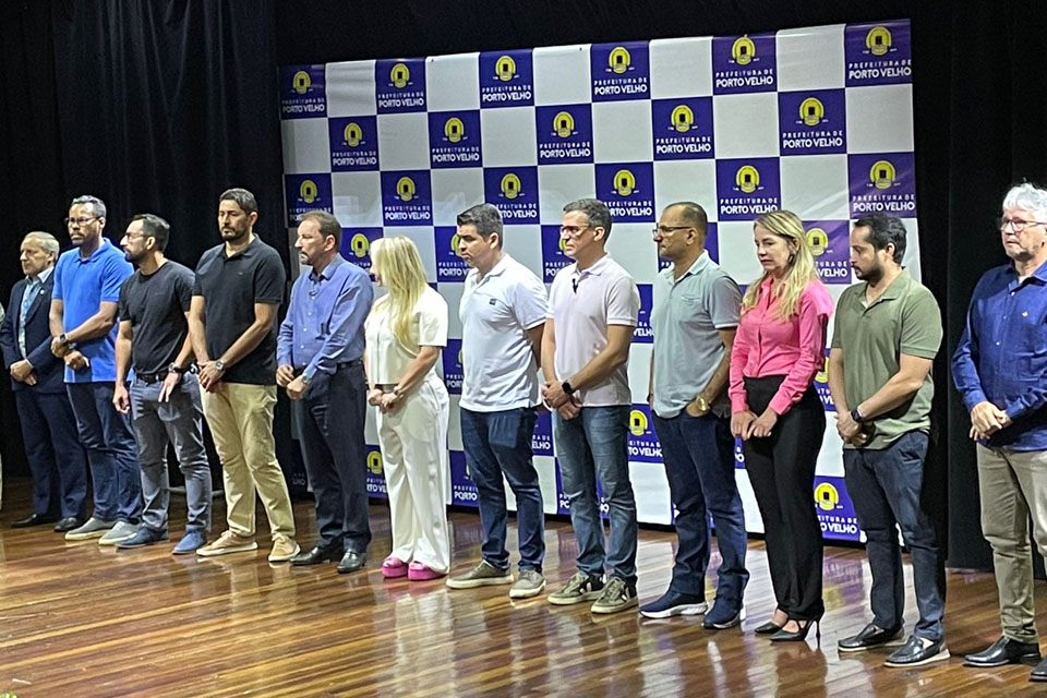 Com a presença do prefeito Hildon e autoridades, vereador Paulo Tico participa do sorteio de 269 casas na zona leste de Porto Velho