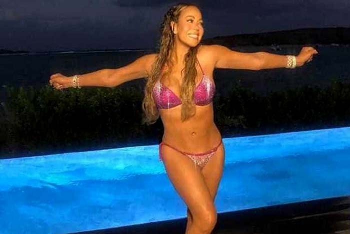 Aos 48 anos, Mariah Carey posa de biquíni após mergulho noturno