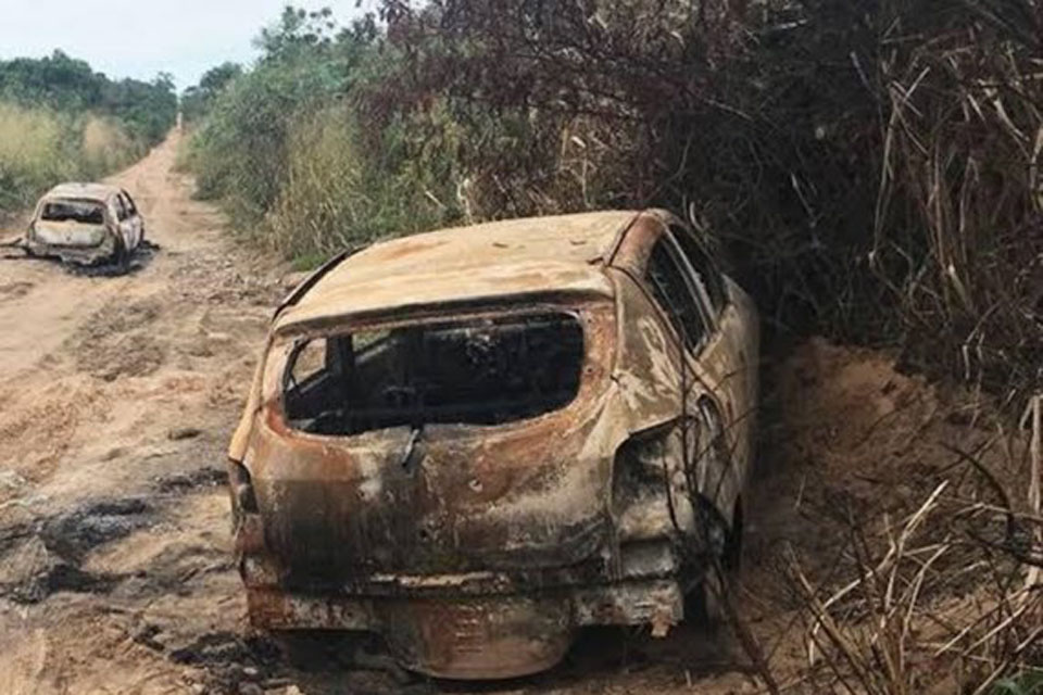  Motorista de aplicativo é sequestrado, agredido e teve seu carro queimado