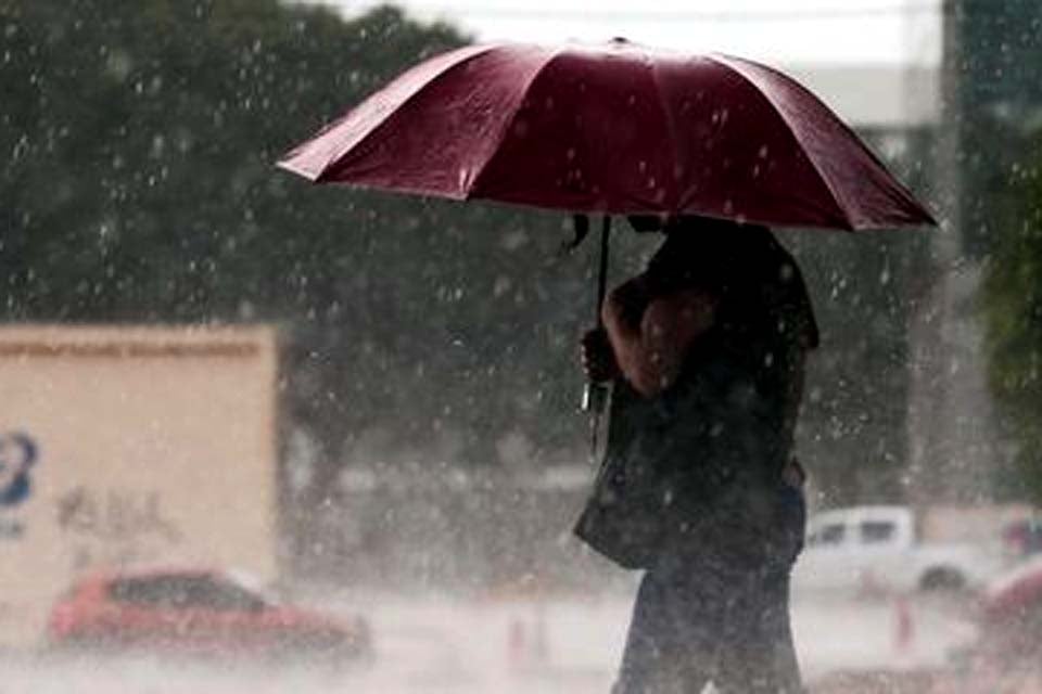 PREVISÃO DO TEMPO: pancadas de chuva isoladas ainda persistem no oeste da região Norte