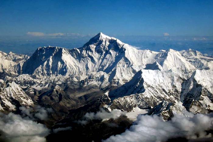 Everest: derretimento de geleiras expõe corpos nas montanhas