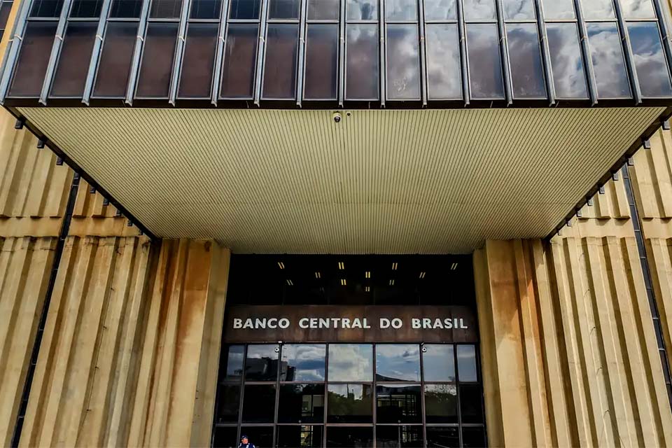 Tradicionalmente divulgado em fevereiro, Banco Central adia divulgação do balanço de 2023