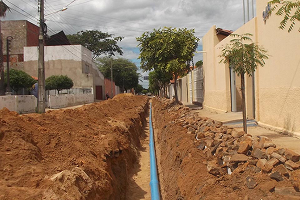 Saneamento privatizado é prioridade para Hildon; sem Natal iluminado na Capital; e Edwilson pode manter Presidência da Câmara