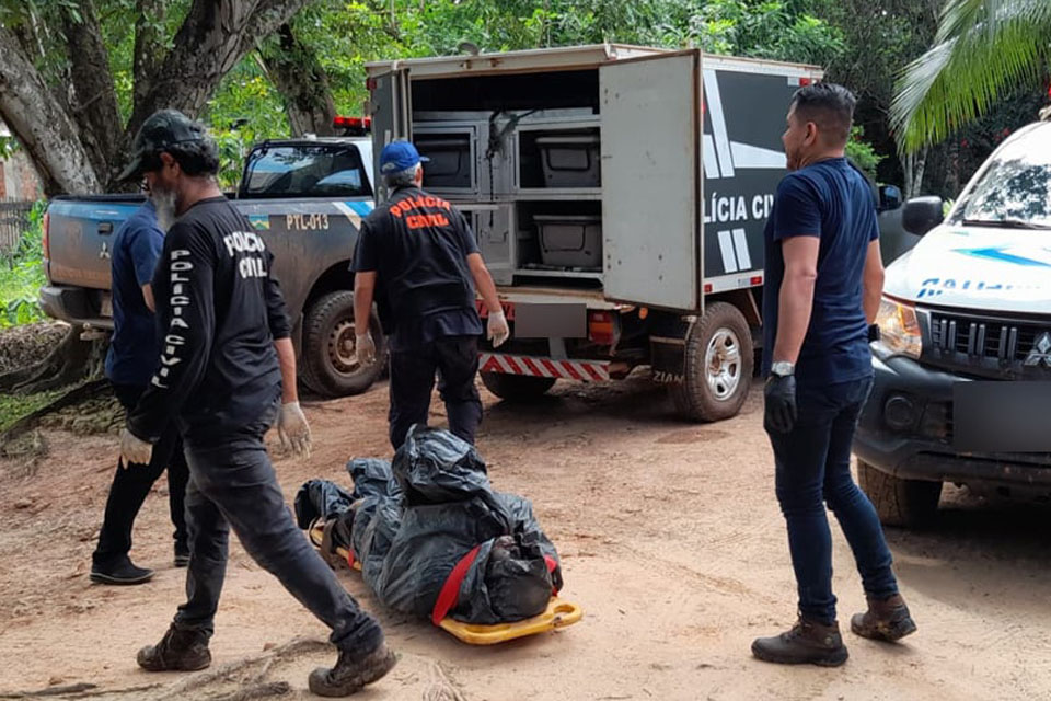 Cadáver encontrado em córrego estava com mãos e pés amarrados 