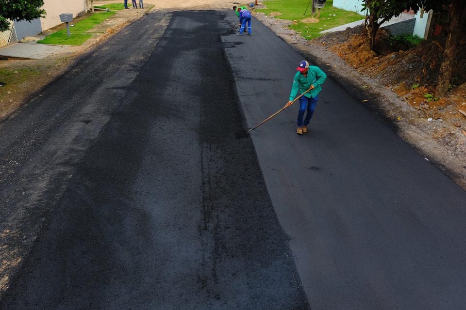 Concluída a pavimentação em trecho da rua Hermínio Victorelli