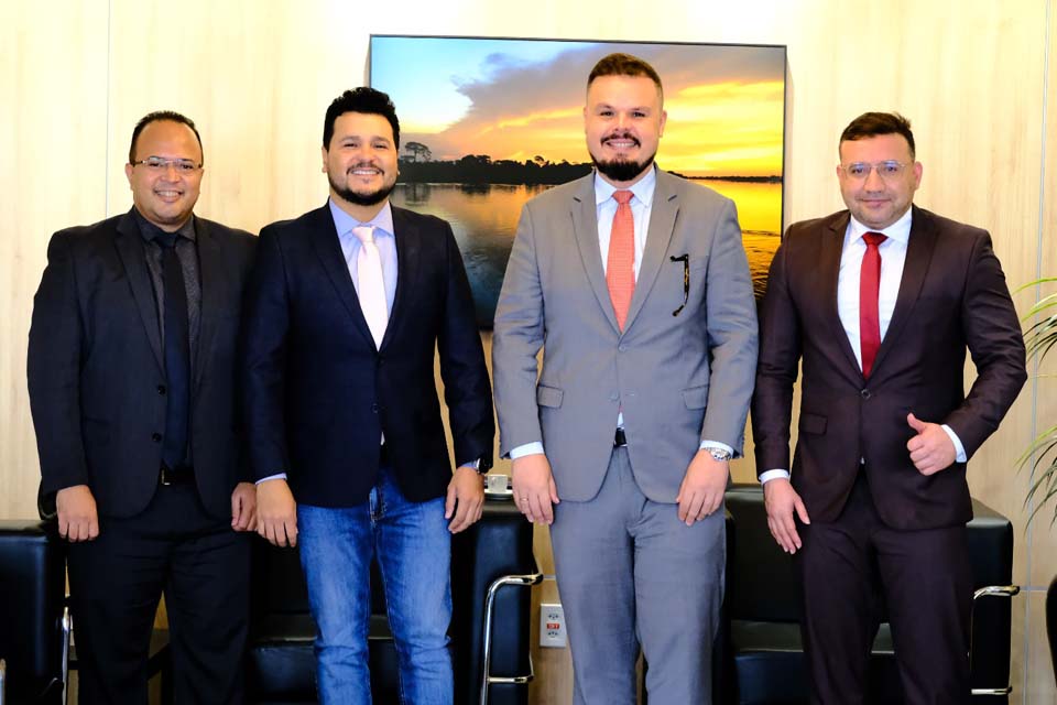 Presidente da Assembleia Legislativa Marcelo Cruz recebe presidente da OAB advogado Márcio Nogueira