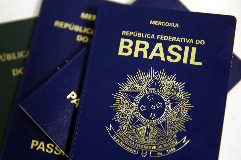 Brasileiros esperam quase 20 meses para obter visto dos Estados Unidos